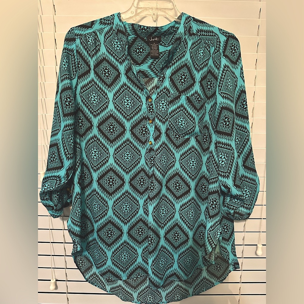 Justify Tunic Blouse